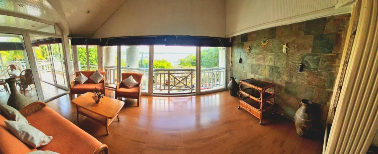 Beachfront Penthouse With Panoramic Ocean View กรองด์เบย์ ภายนอก รูปภาพ