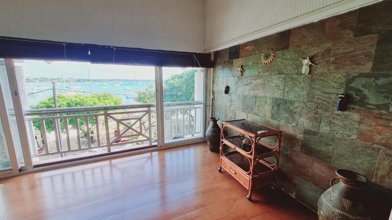 Beachfront Penthouse With Panoramic Ocean View กรองด์เบย์ ภายนอก รูปภาพ