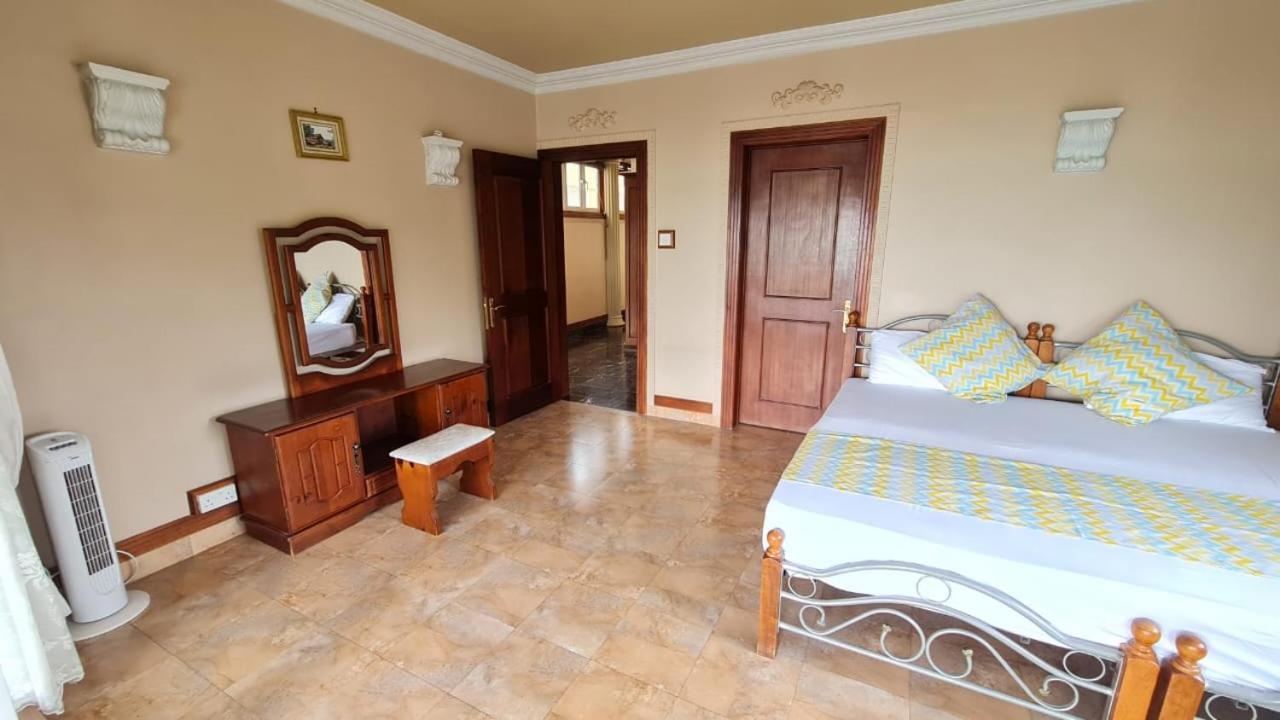Beachfront Penthouse With Panoramic Ocean View กรองด์เบย์ ภายนอก รูปภาพ