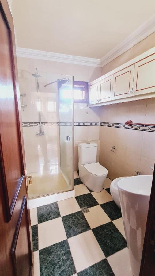Beachfront Penthouse With Panoramic Ocean View กรองด์เบย์ ภายนอก รูปภาพ